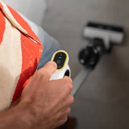 Kärcher FCV 3 Natural N vloerreiniger - Draadloze elektrische dweil met stofzuigfunctie met accuduur 30 minuten - Geschikt voor vloerkleed - tapijten en harde vloeren zoals steen, pvc en laminaat — thumbnail 5