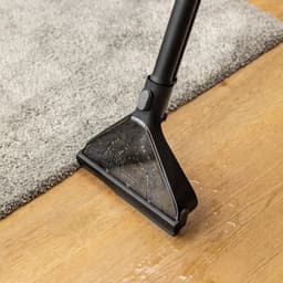 Kärcher Tapijtreiniger SE 5 SET - Incl. extra Vliesfilterzakken 4st. én Tapijt- en bekledingsreiniger RM 519, 1L - 4 / 4 liter - 3-in-1 Sproei-extractie - Tapijt- en bekledingsreiniger RM 519, 100 ml — thumbnail 3