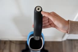 Ecowel MA01L wet dry vacuum - stofzuigen en dweilen tegelijk - 20 minuten bedrijfstijd - 8 kPA zuigkracht - basisstation met zelfreiniging - edge-cleaning - 160° kantelen - zwart/blauw — thumbnail 2