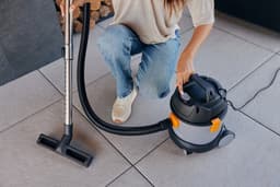 Zeegma Pro Compact – Stofzuiger / Bouwstofzuiger / Waterstofzuiger / Tapijtreiniger – Met en zonder zak – Natte reiniging en wateropzuiging – HEPA + waterfilter – 1000W – 6L tank – Blaasfunctie – Compact formaat – Bereik 12m – Garage, auto en woning — thumbnail 3