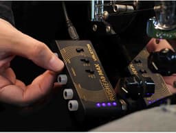 Valeton RH-100 Oplaadbare hoofdtelefoonversterker voor gitaar met drive, effecten en USB-oplaadfunctie — thumbnail 4